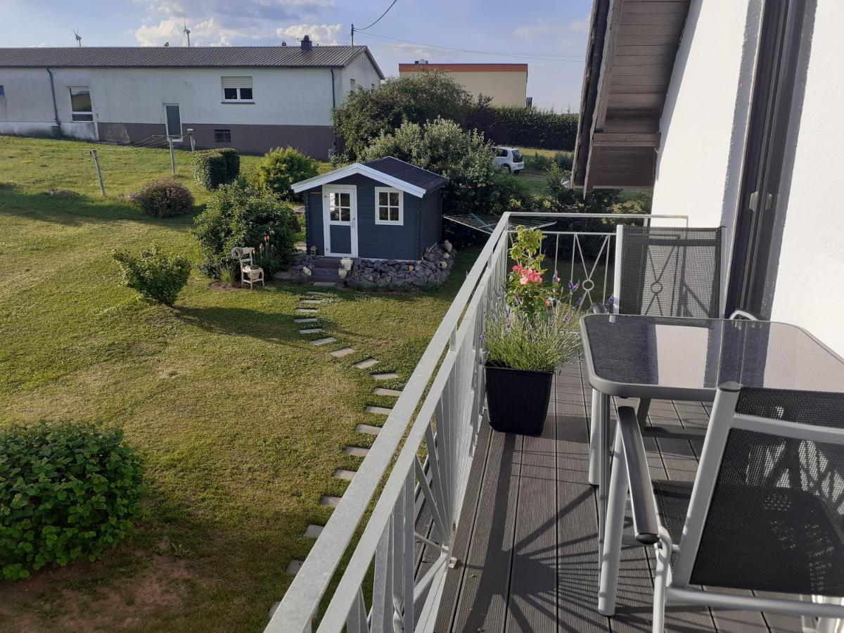 Eifelstern-Schoene Ferienwohnung Mit Balkon Kalenborn-Scheuern Екстер'єр фото