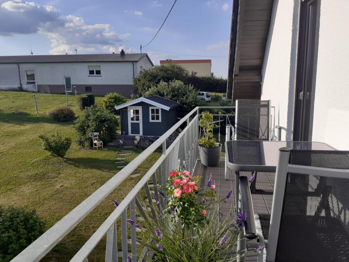 Eifelstern-Schoene Ferienwohnung Mit Balkon Kalenborn-Scheuern Екстер'єр фото